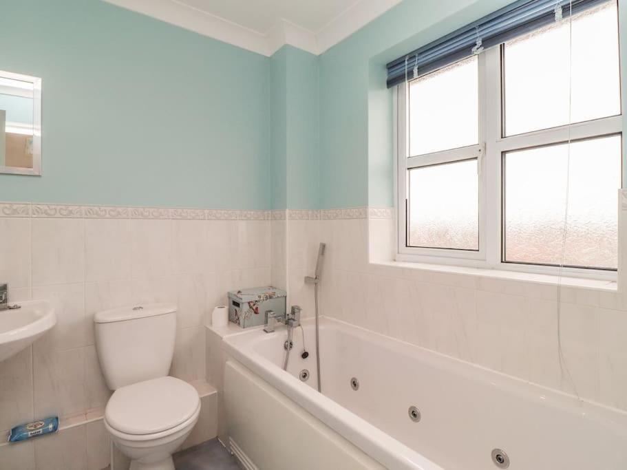 Stunning Seaviews - Beach House - Jacuzzi Bath Tub Littlestone-on-Sea Eksteriør billede