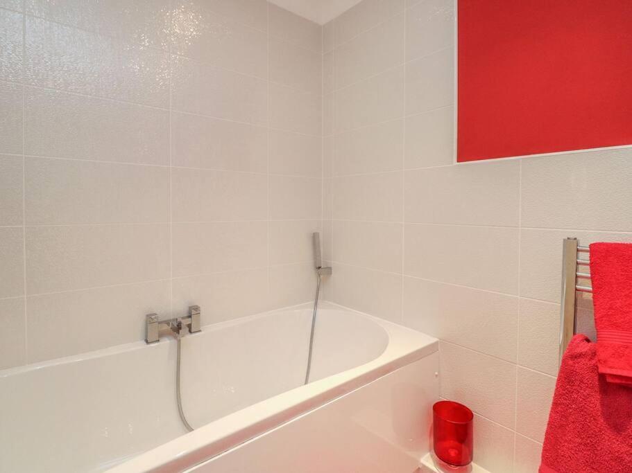 Stunning Seaviews - Beach House - Jacuzzi Bath Tub Littlestone-on-Sea Eksteriør billede